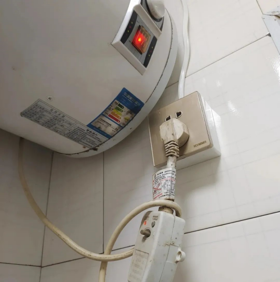 電熱水器除了空氣開關(guān)、隔電墻還要注重這四處
