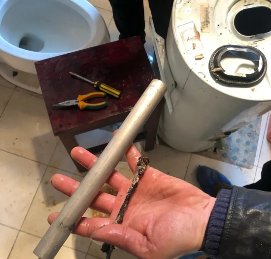 電熱水器除了空氣開關(guān)、隔電墻還要注重這四處